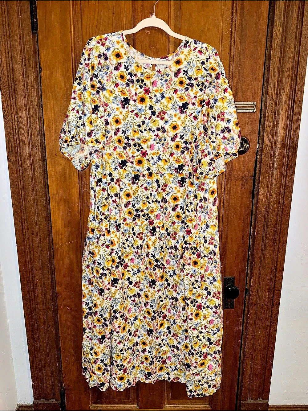 Old Navy Floral Maxi Dress in White & Yellow Like New